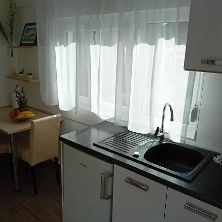 Nikol Apartment *